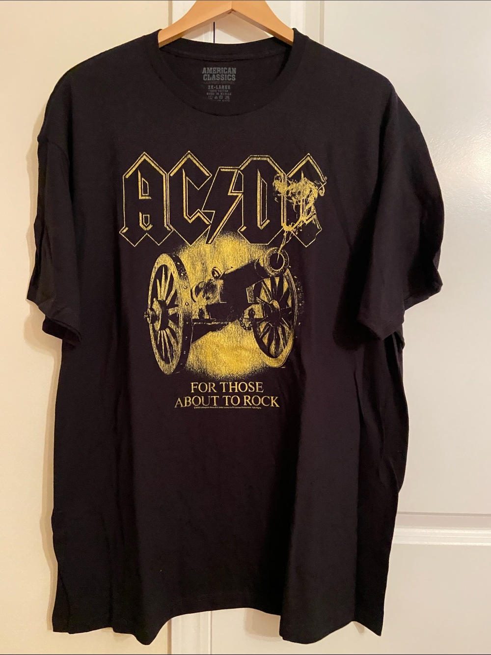 ACDC NWOT mens 2X Large For Those About to Rock band t-shirt/rock/merch/70s 80s